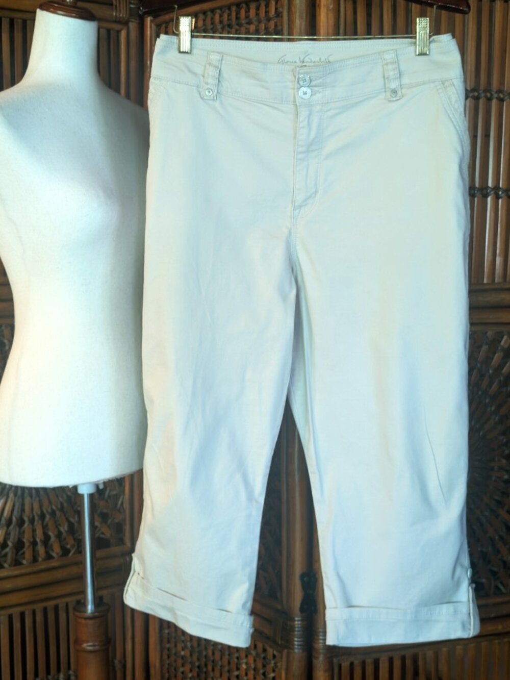Gloria Vanderbilt All Around Slimming Effect Sonora Capri Pant - 18 - NWOT